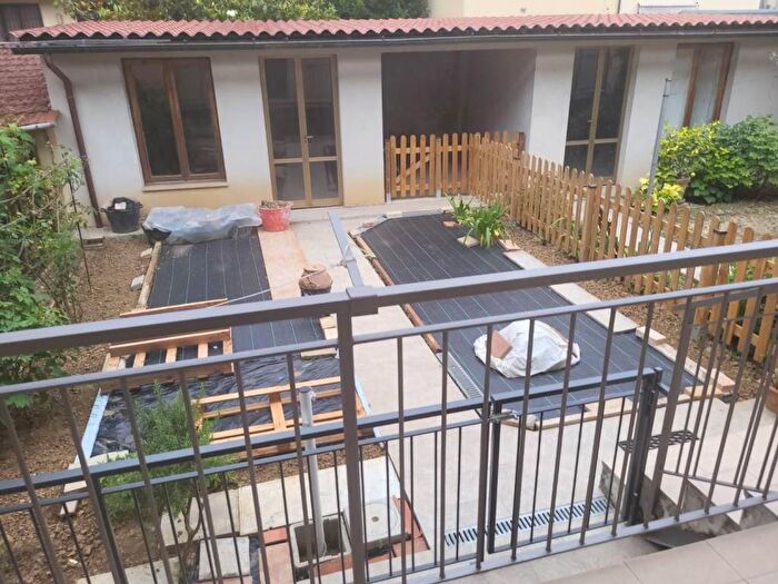 Casa con 6 locali in affitto in Piazza Palmiro Togliatti, Centro, Scandicci