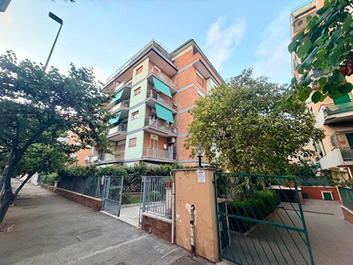 Appartamento con 5 locali in affitto in Via Ferdinando Acton, Ostia Levante, Roma