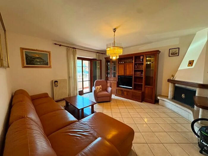 Casa con 5 locali in vendita in Pisa