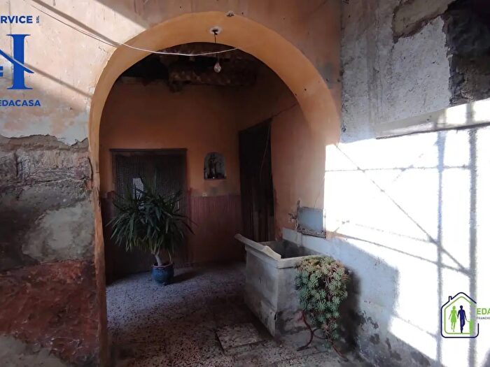 Casa quadrilocale in vendita in Via Giulio Perrone, Castel Morrone