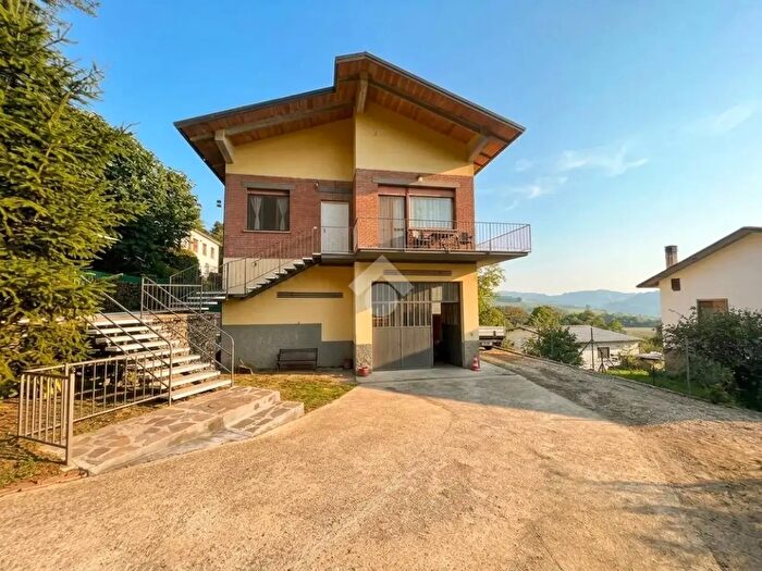 Casa trilocale in vendita in Via Ripa Pavone, Neviano Degli Arduini