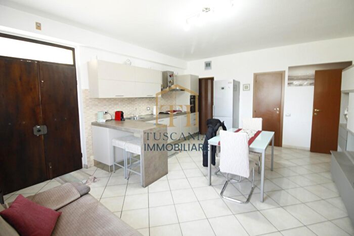 Appartamento trilocale in vendita in Colle Di Val DElsa