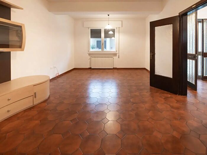 Appartamento trilocale in vendita in Via Lova, Campolongo Maggiore