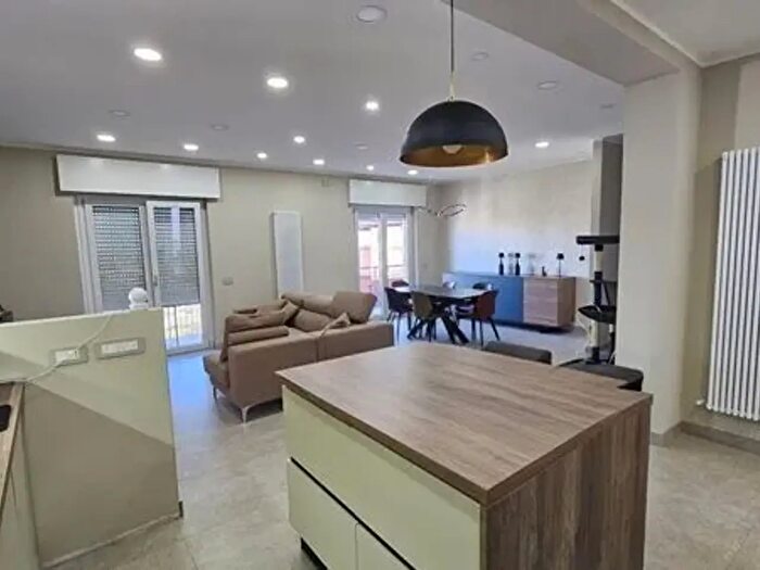 Appartamento quadrilocale in vendita in Viale Vincenzo De Filippis, Catanzaro