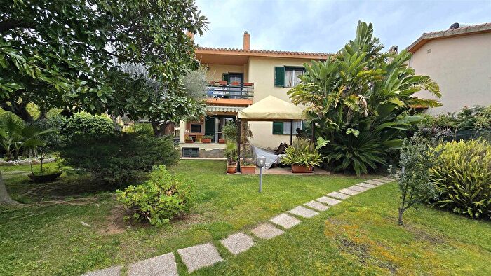 Casa con 5 locali in vendita in Settore a, Capoterra