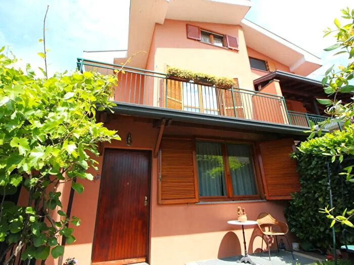 Casa con 5 locali in vendita in Via Pascoli, San Vittore Olona