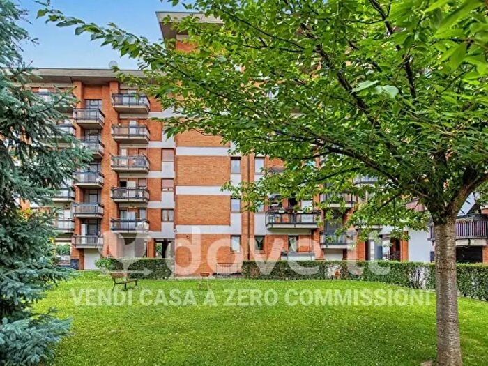 Appartamento trilocale in vendita in Via Roma, Aosta