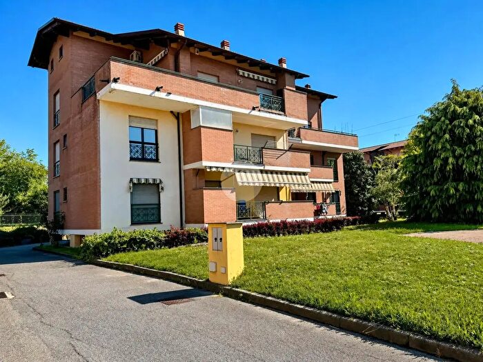 Appartamento con 6 locali in vendita in Via Cavalier Rolle, La Cassa