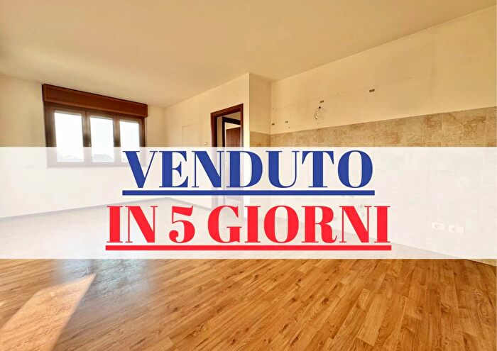 Appartamento bilocale in vendita in Via Isonzo Mariano Comense, Mariano Comense