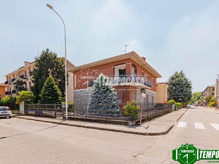 Casa con 5 locali in vendita in Via Torino, Pavia