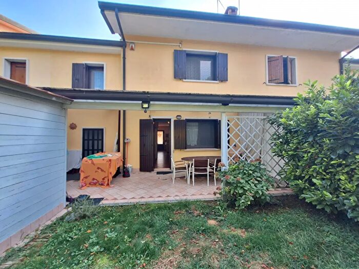 Casa con 5 locali in vendita in Via Wolf Ferrrari, Mirano