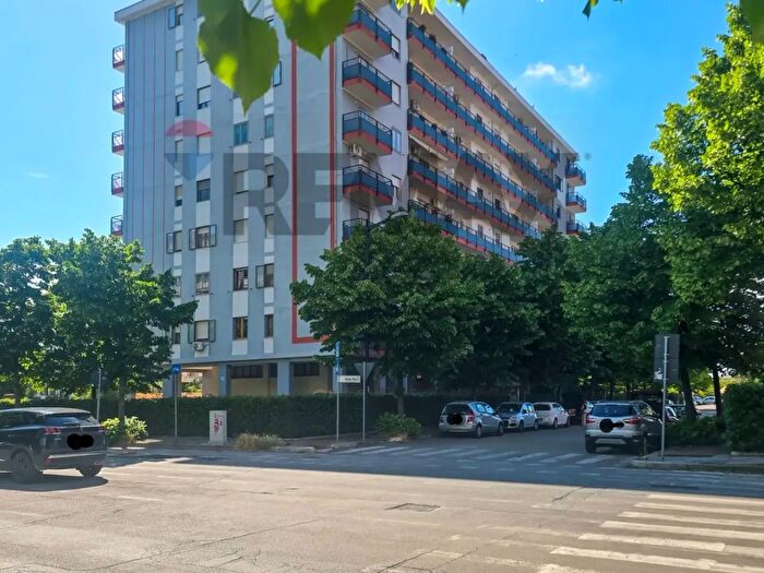 Appartamento con 7 locali in vendita in Via Aldo Moro, Pescara