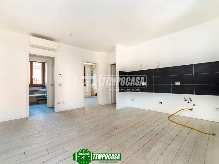 Appartamento bilocale in vendita in Via Don G Minzoni C, Burago Di Molgora