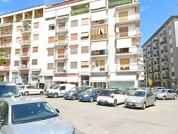 Appartamento quadrilocale in vendita in Via De Donato, Cosenza