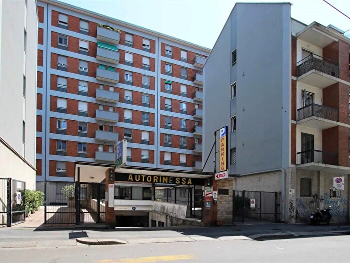 Appartamento bilocale in vendita in Via Melzo, Milano