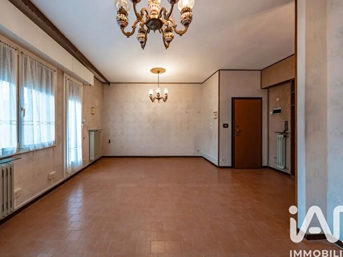 Appartamento trilocale in vendita in Via Carducci, Ferrara