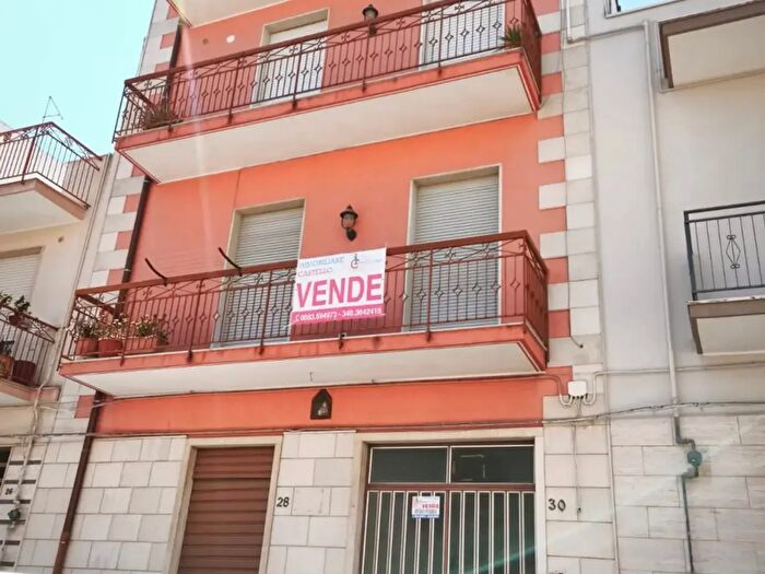 Casa quadrilocale in vendita in Via Claudio Galeno, Andria