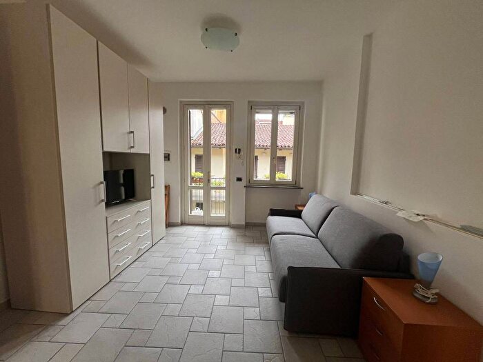 Appartamento monolocale in affitto in Via Fratelli Rosselli, Centro Storico, Novara