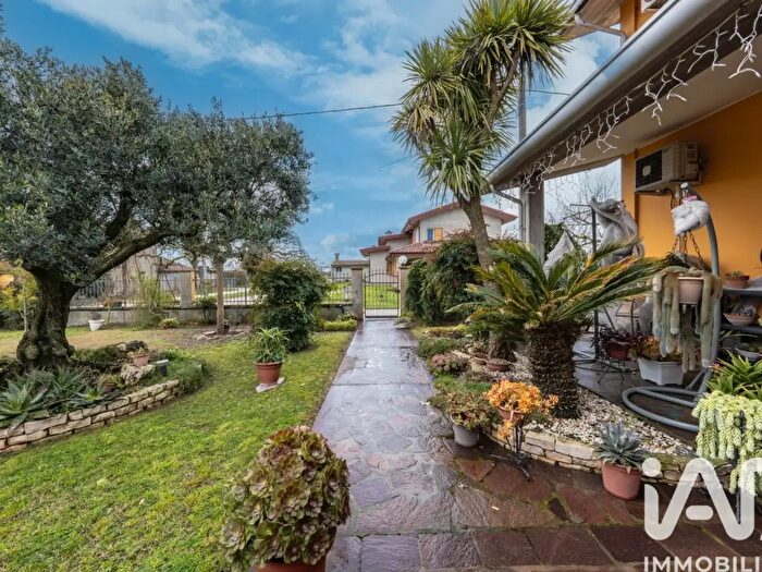 Casa con 9 locali in vendita in Via Taglio Nuovo, Comacchio