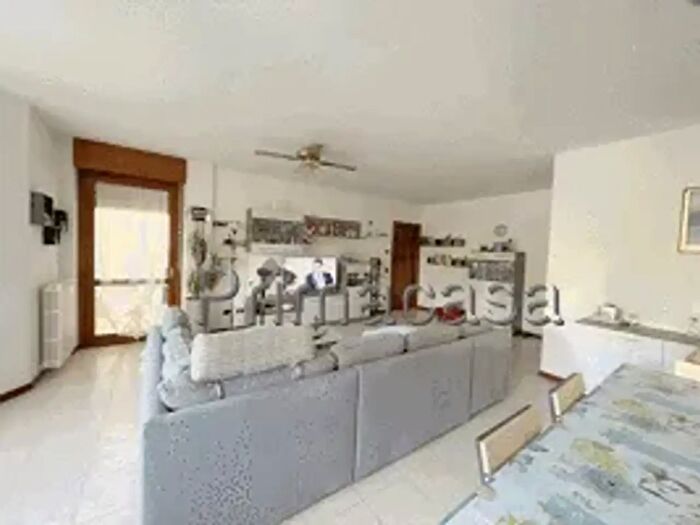 Appartamento con 5 locali in vendita in Via Albere, Verona