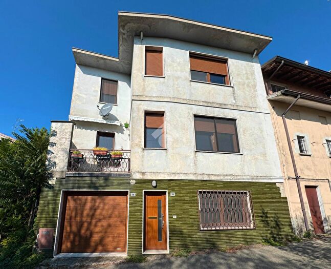 Casa trilocale in vendita in Via Fratelli Vedaschi, Pietra De Giorgi