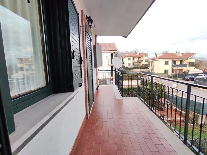 Appartamento trilocale in affitto in Via Verdi, Labico