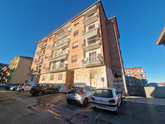 Appartamento trilocale in vendita in Via Redipuglia, Gassino Torinese