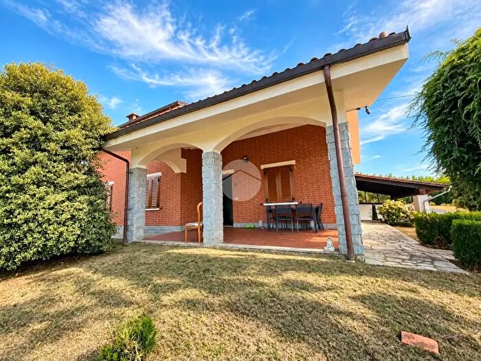 Casa con 10 locali in vendita in Località Noceto, Frinco