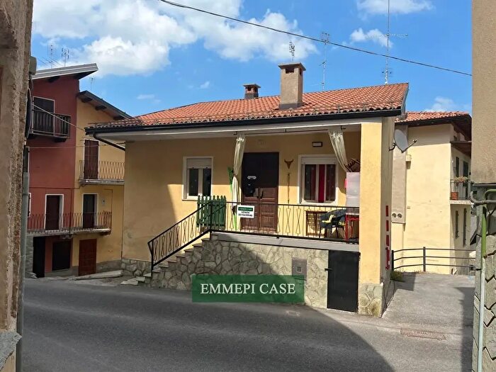 Casa bilocale in vendita in Via Vittorio Emanuele III, Frabosa Soprana