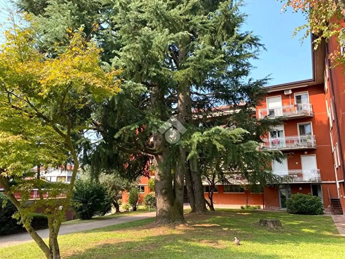Appartamento trilocale in vendita in Via Fermi, Robbiate