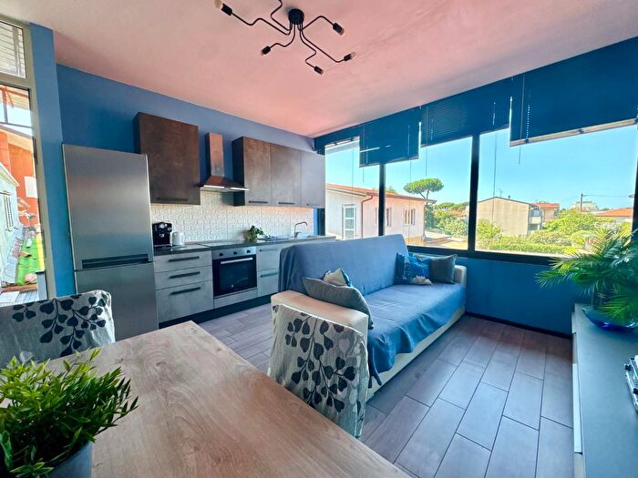 Appartamento quadrilocale in vendita in Viareggio