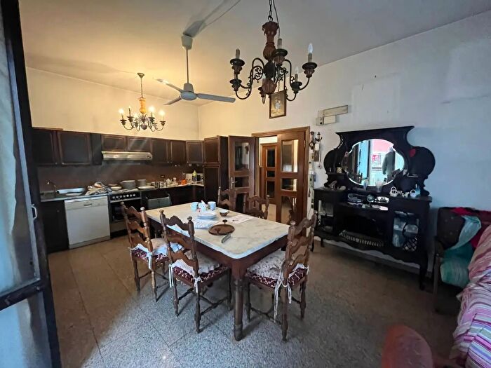 Casa con 15 locali in vendita in Via Francesca Sud, Cerreto Guidi