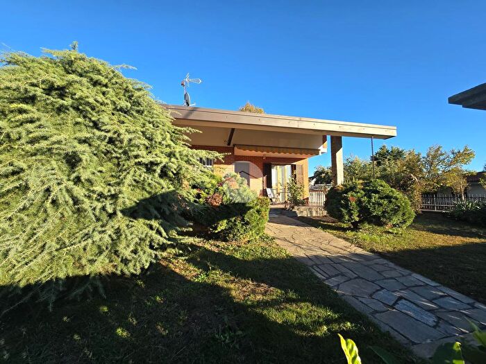 Casa con 9 locali in vendita in Via Canaletto, San Benigno Canavese