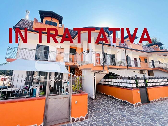 Appartamento quadrilocale in vendita in Trav Marenola, Giugliano In Campania