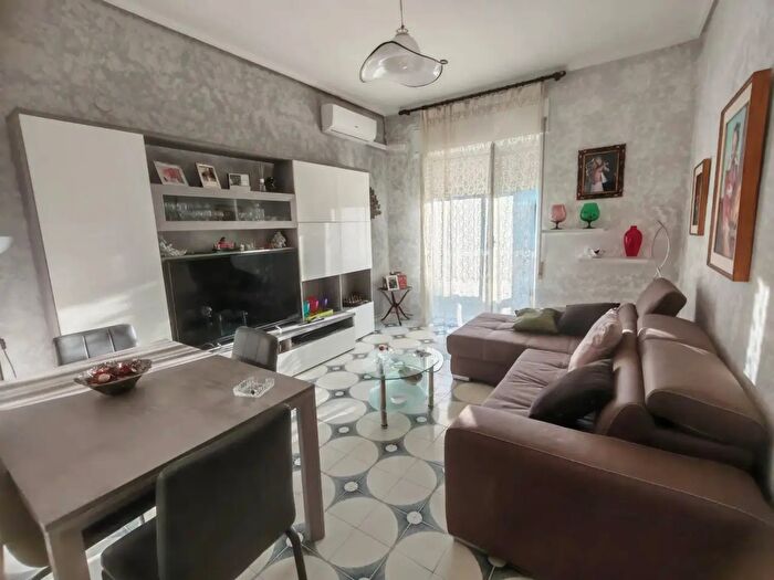Appartamento trilocale in vendita in Via Augusta, Siracusa