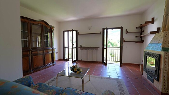 Appartamento con 6 locali in vendita in Localita Crovarola, Sesta Godano