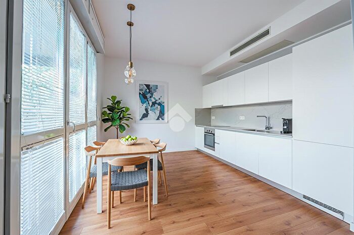 Appartamento con 7 locali in vendita in Via Alghisi, Carpi