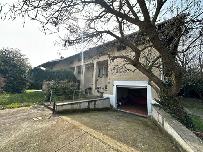 Casa con 6 locali in vendita in Via Livorno, Borgo DAle