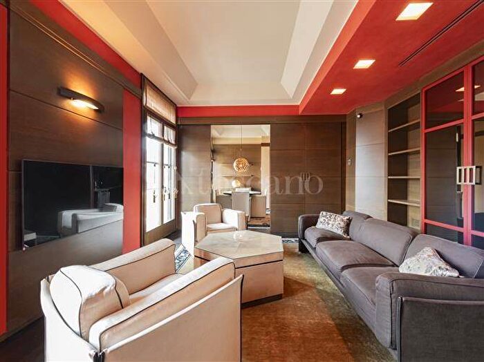 Appartamento trilocale in affitto in Via Uberto Visconti di Modrone, San Babila, Milano