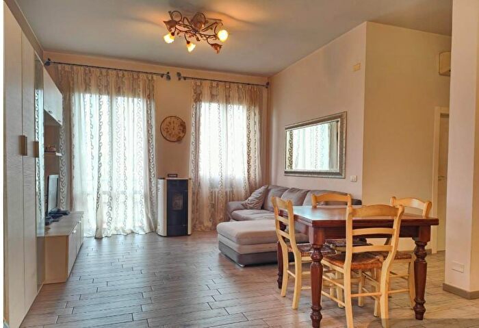 Appartamento con 6 locali in vendita in Empoli