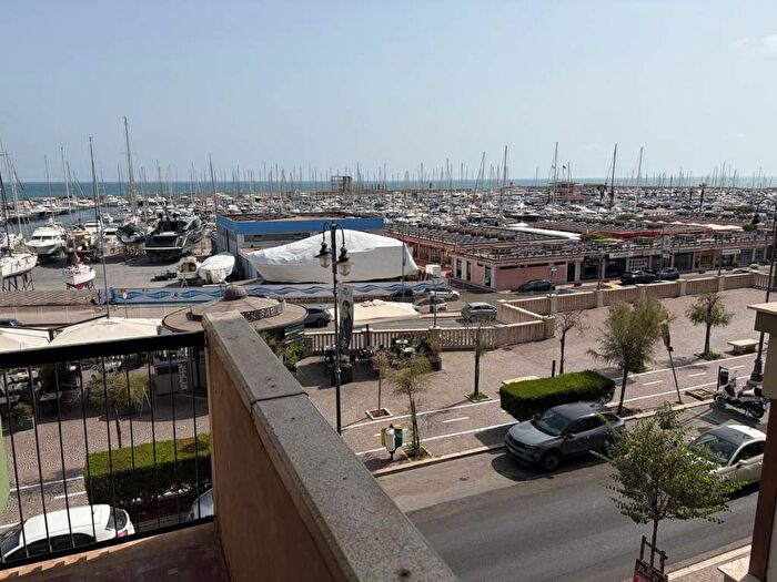 Appartamento quadrilocale in affitto in Viale Giacomo Matteotti, Centro, Nettuno