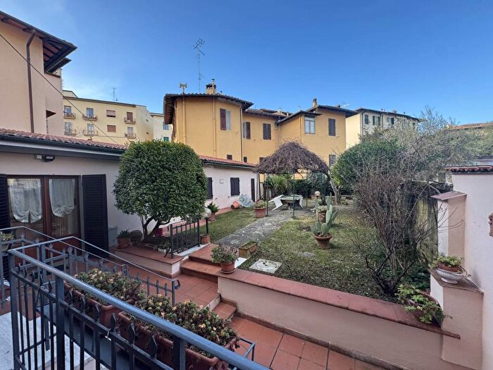 Appartamento con 6 locali in affitto in Argingrosso, Firenze