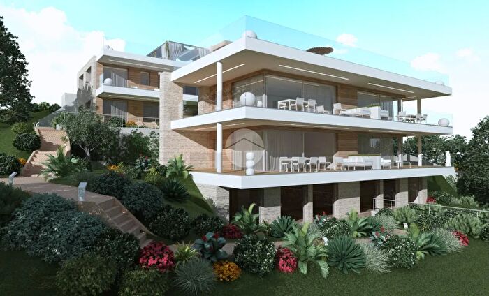 Appartamento trilocale in vendita in Via S Ambrogio, Toscolano Maderno