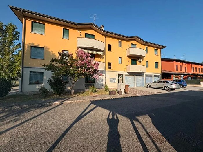 Appartamento quadrilocale in vendita in Via Persia, Poviglio