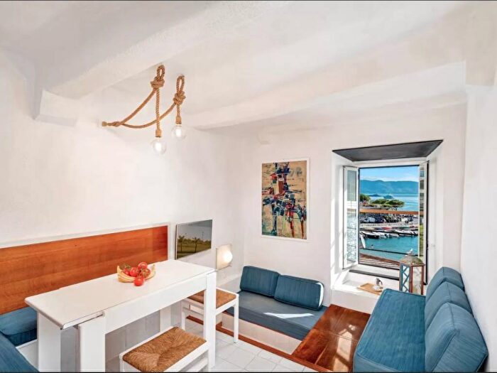 Appartamento bilocale in affitto in Via Capellini, Centro, Portovenere