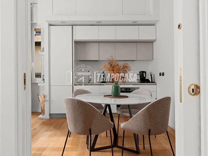 Appartamento bilocale in vendita in Via Teodosio, Milano