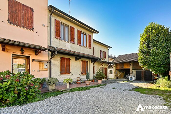Casa bilocale in vendita in Piazza della Chiesa, Mulazzano