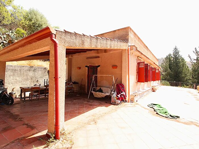 Casa con 5 locali in vendita in Contrada Mulinazzo, Villafrati