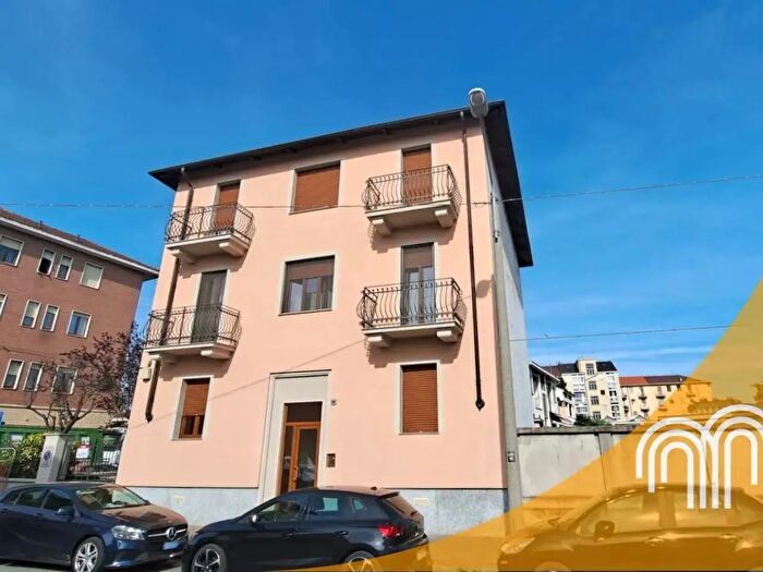 Appartamento bilocale in vendita in Via La Thuile, Torino