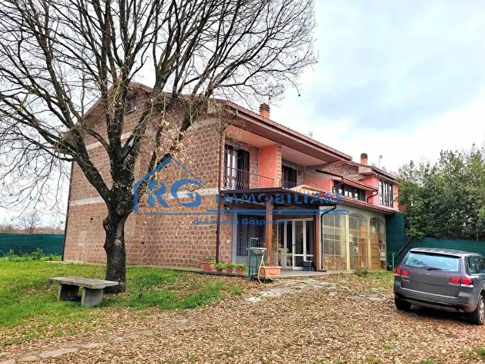 Casa con 5 locali in vendita in Via Nino Bixio, Bagnoregio